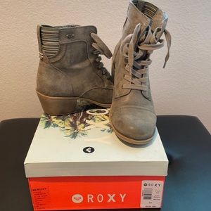 Roxy olive booties